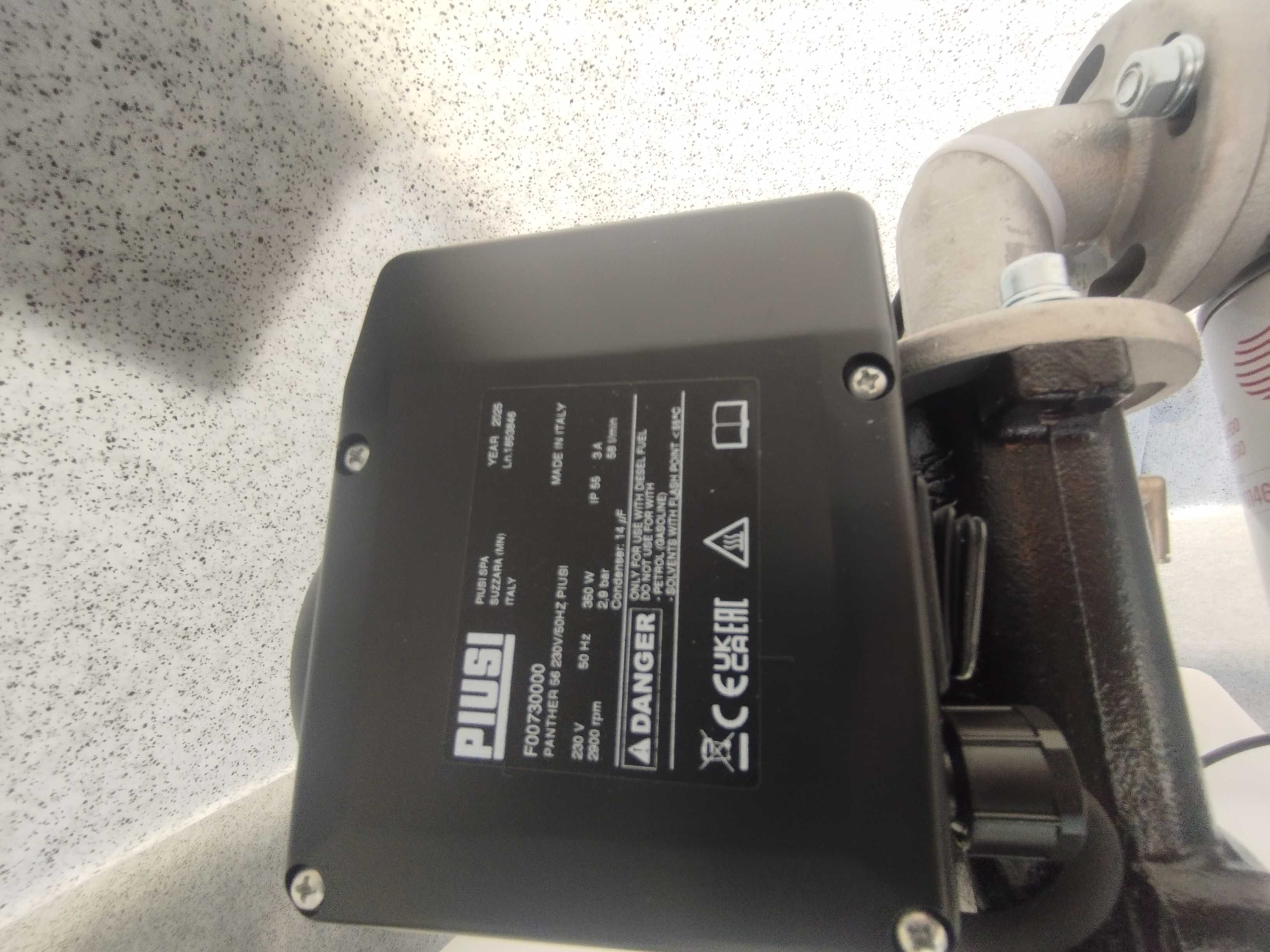 Zbiornik na paliwo SWIMER 2500l + licznik z pam. 32 tankowań + 8 m wąż