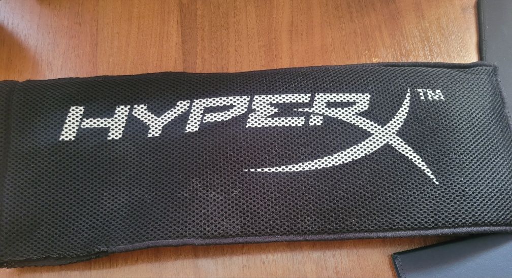 Ігрова клавиатура HyperX Alloy 104 клавіші