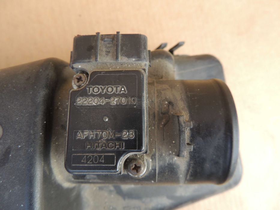 Przepływomierz powietrza przepływka 2.0 D4D DIESEL TOYOTA COROLLA