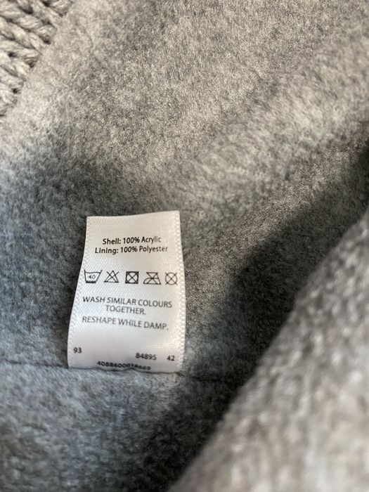 Жіноча шапка, на обʼєм голови 52-54 см, хомут на шею на флісі