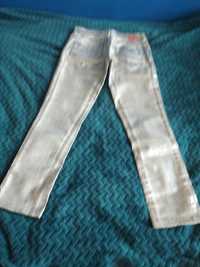 Spodnie ze srebrnym połyskiem