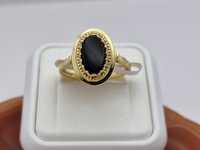 Nowy złoty pierścionek, próba 585, czarny kamień Rozmiar 16