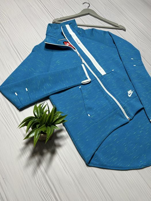 Nike Tech Fleece Cape Moto зіп кофта з гарним дизайном оригінал!