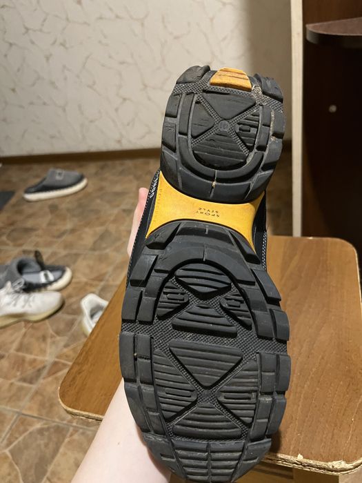 Чоловічі кросівки