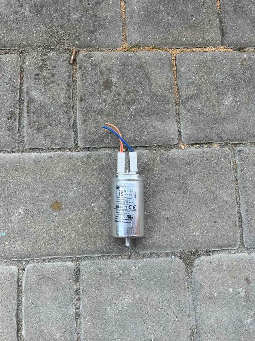 Kondensator rozruchowy DUCATI energia – 15 µF / 425V