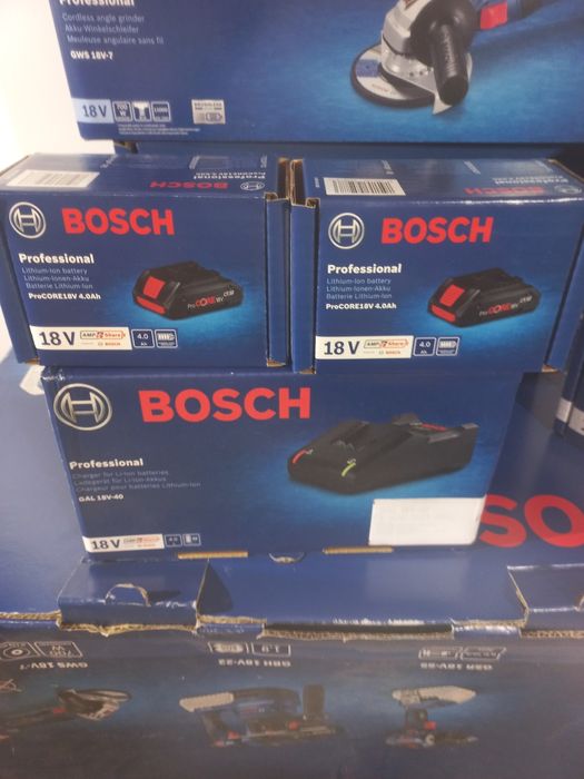 Zestaw wiertarko-wkrętarka+szlifierka+młot BOSCH PROFESSIONAL