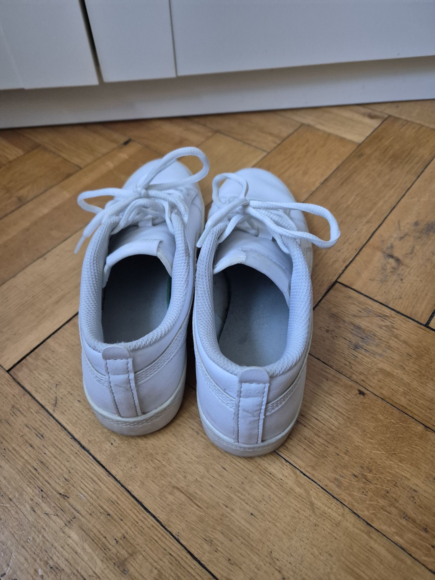 Buty Puma Smash Wns V2 L rozmiar 38 białe skóra