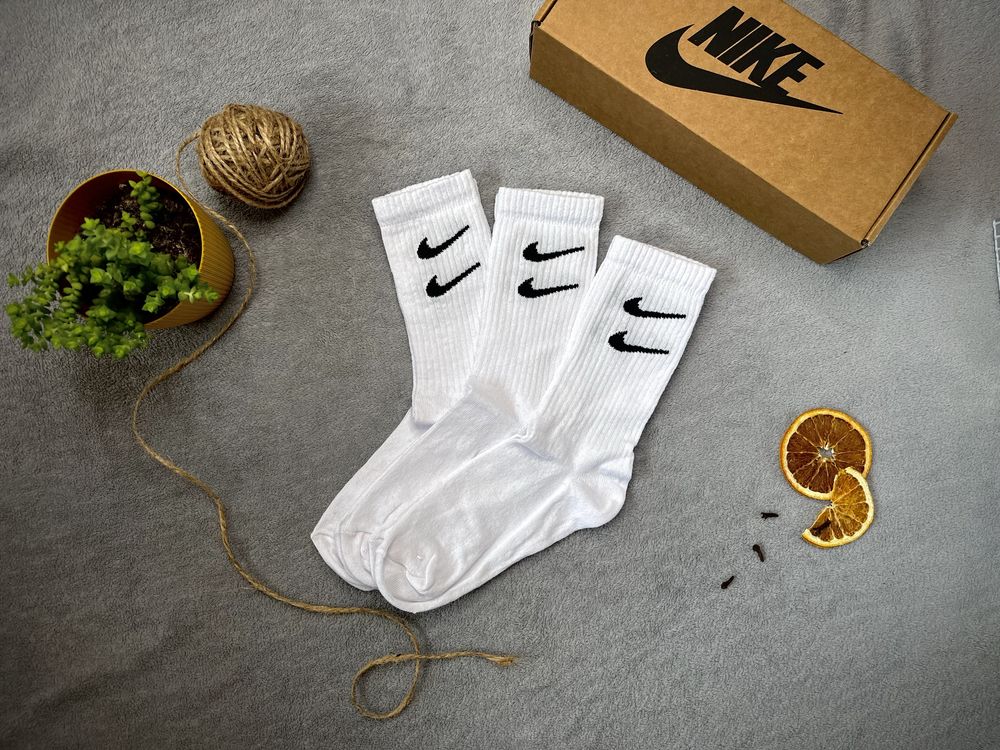 Skarpety Nike Swoosh długie białe