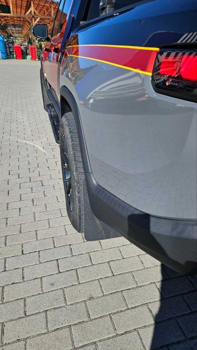 Продам Бризговики до Rivian