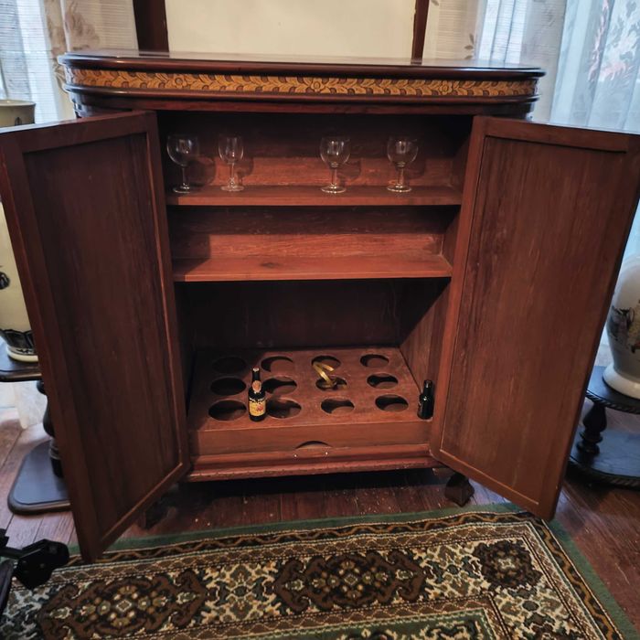 Armário de bar em madeira de cânfora asiático