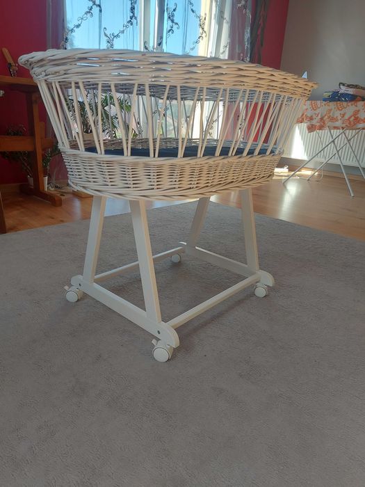 Kosz mojżesza wiklinowy biały