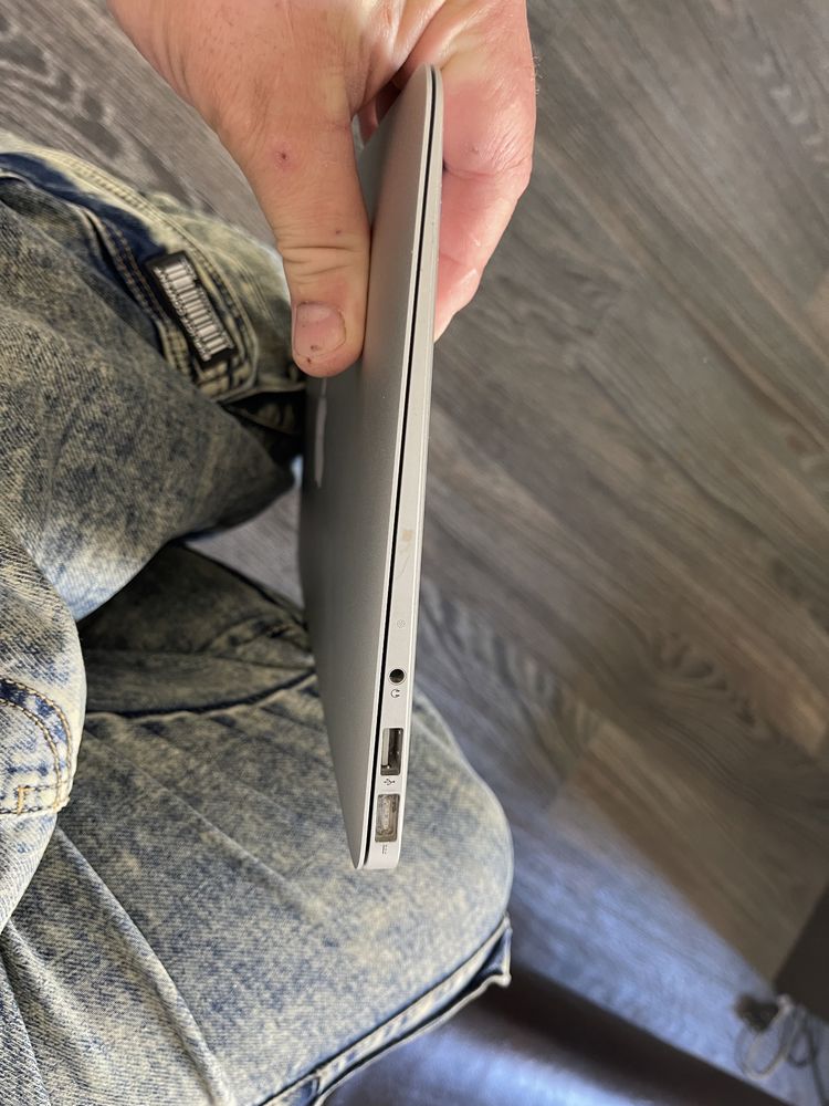 Продам MacBook Air 11 A1370 в отличном состоянии!