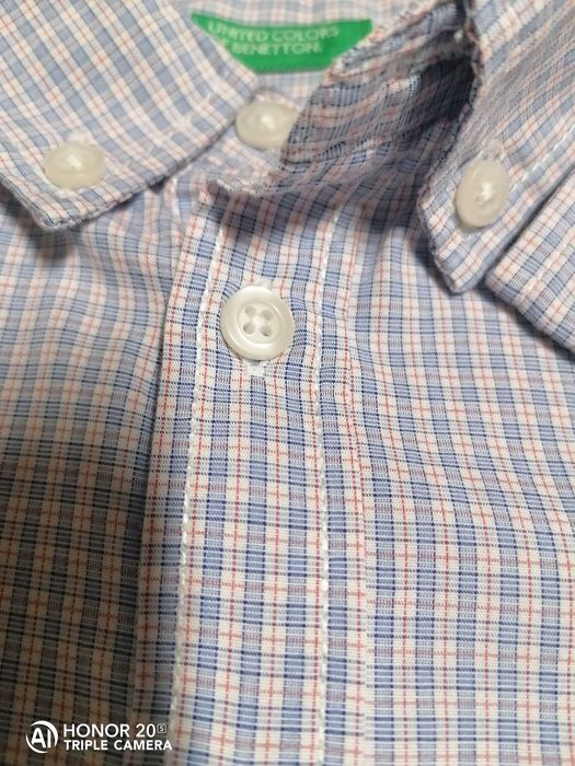 Conjunto de 4 camisas Benetton e Zara. Em óptimo estado.