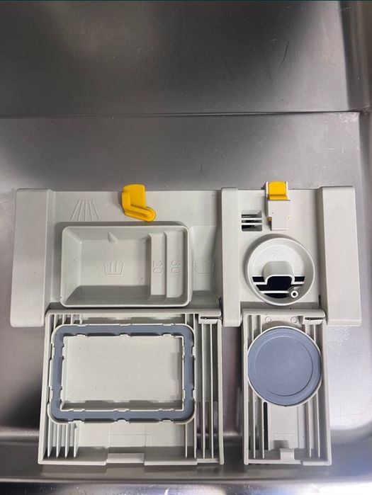 продам посудомийну машину Miele G 6100 i