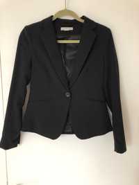 Blazer preto H&M 38, ,sweat cinza,blusão penas Camaieu S,poncho Mango