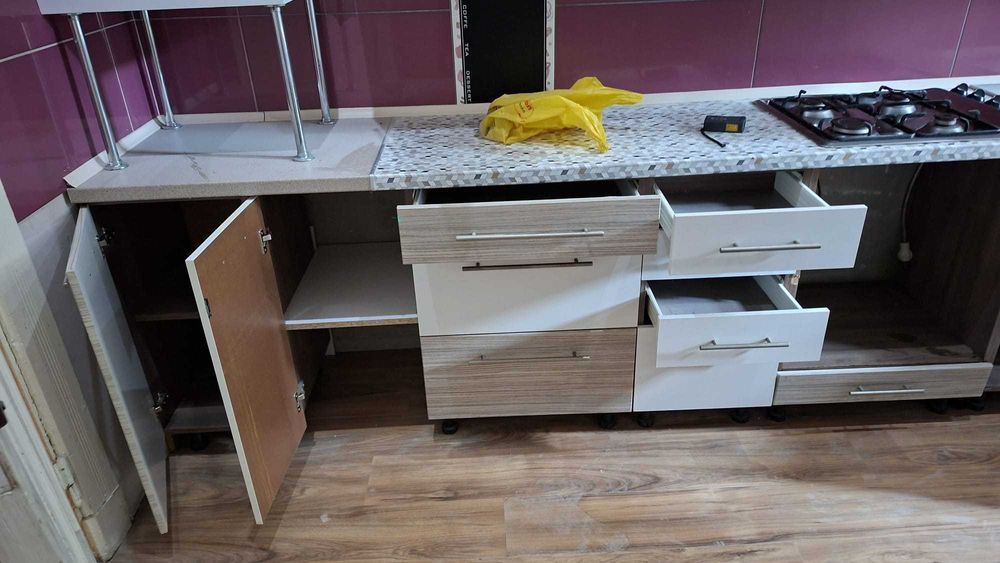 komplet mebli kuchennych