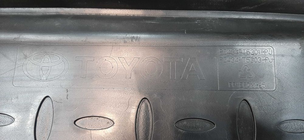 Oryginalna Mata / Wykładzina Bagażnika Toyota Avensis III 09-18r Kombi