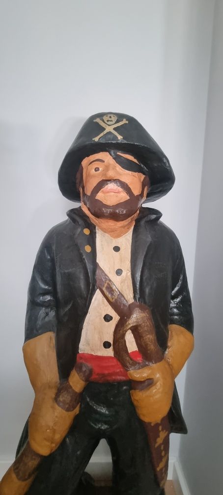 Pirata em  papel mache