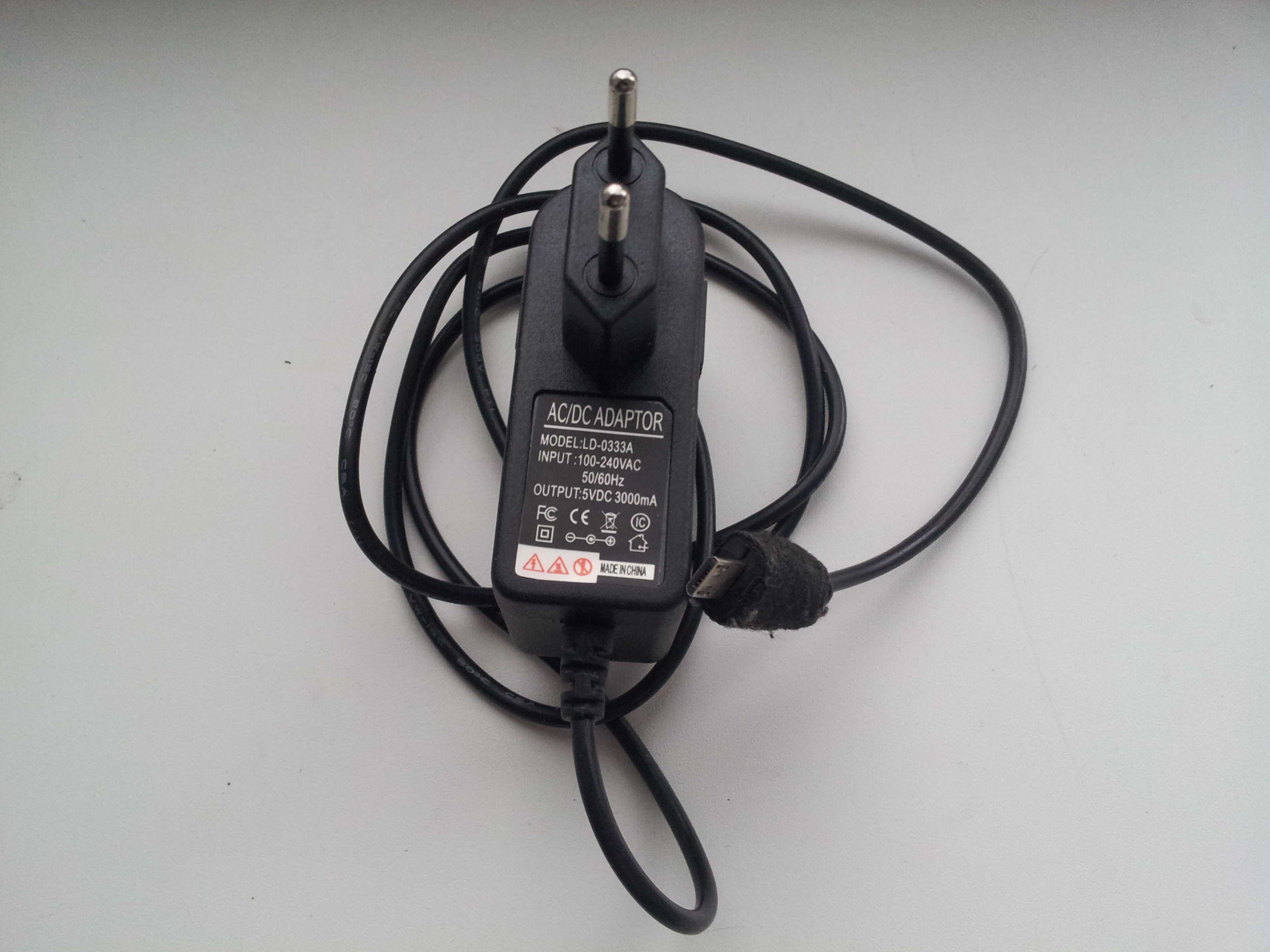Блок питания 5В 3А microUSB