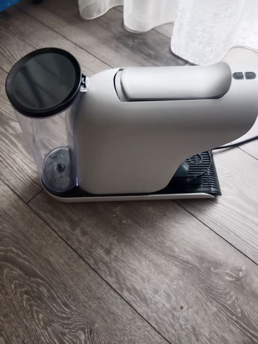 Кофеварка б,у хорошому стані фірма amaroy     дуже хороша на капсули