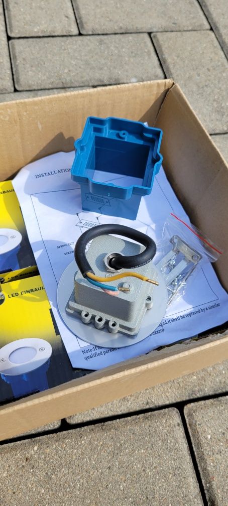 Halogen zewnętrzny ip54 okrągły na 230w
