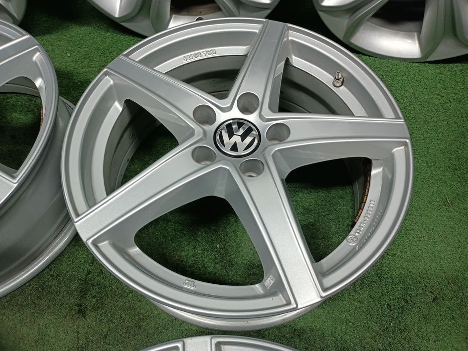 17 felgi 5x112 et38 VW Passat B8 B7 Tiguan Touran Golf 7 6 R-line Audi