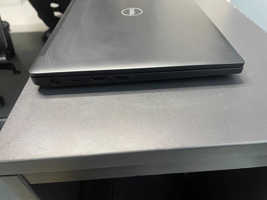 Сучасний Dell Latitude 7290 - чудовий для роботи та навчання