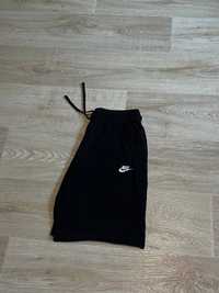 Базовые чёрные шорты Nike M-L, cotton 100%