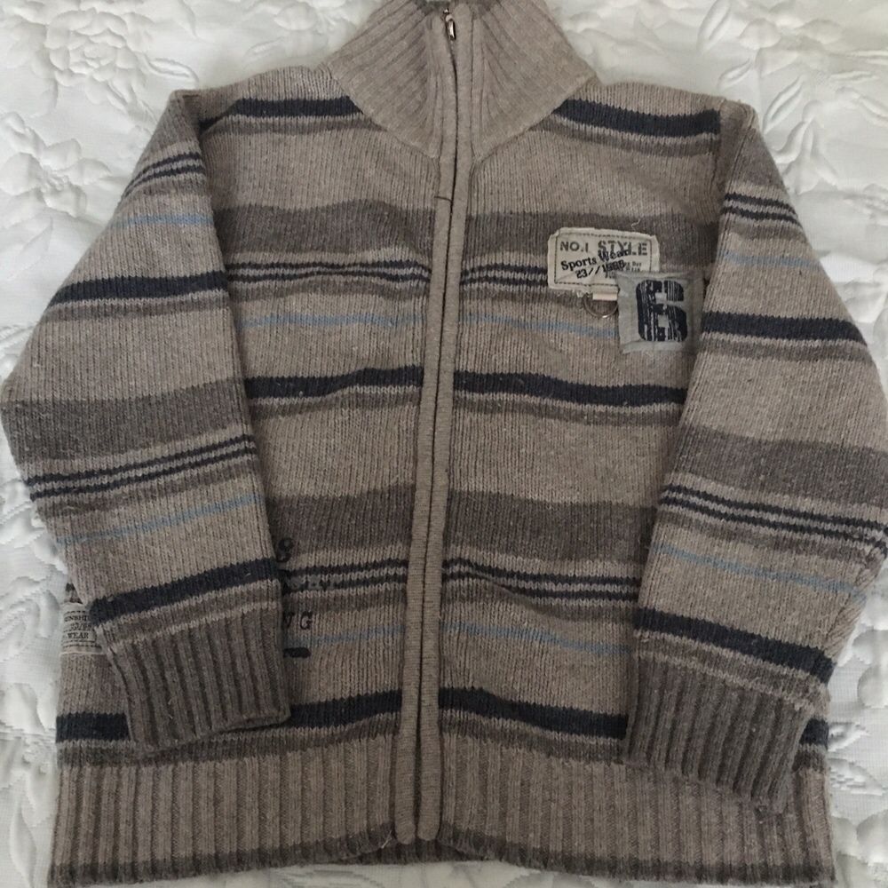 Продам свитер для Мальчика