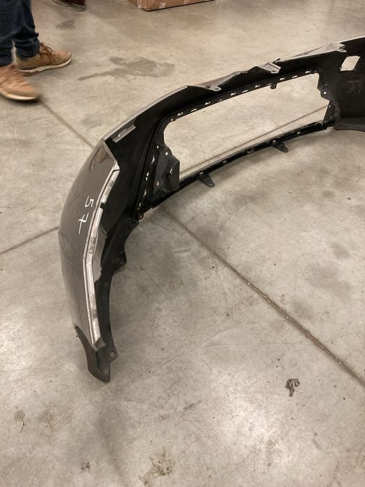 Zderzak przedni przód Toyota auris 2 oryginalny pod pdc