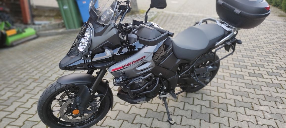 Sprzedam motocykl v strom 1000