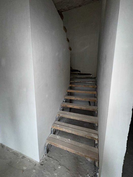 БЕСТ, ТЕРМІНОВИЙ ПРОДАЖ – Дуплекс, Південно-Західний район