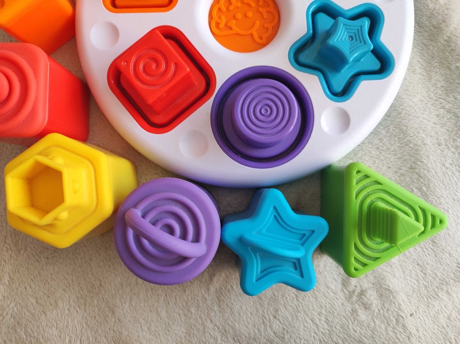 FAT brain toys sorter plugzy
