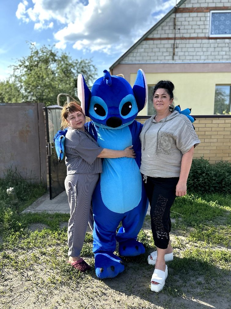 Labubu, Стич, Мурчик і Пес — чарівне привітання прямо до вас!