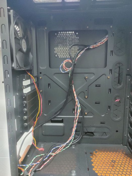 Caixa Cooler Master para computador fixo