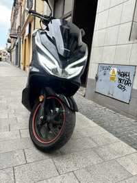 Skuter Honda PCX  125 kat. B