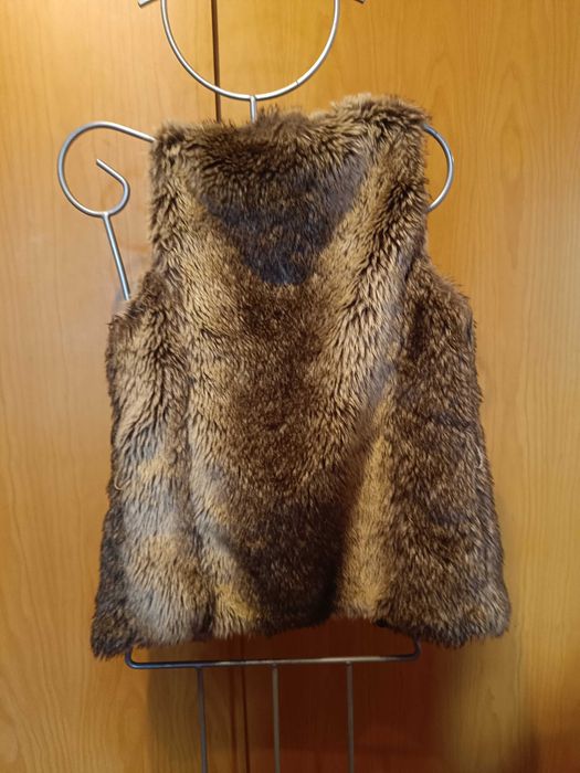 Colete + casaco em pelo da Stradivarius e Bershka tamanho M