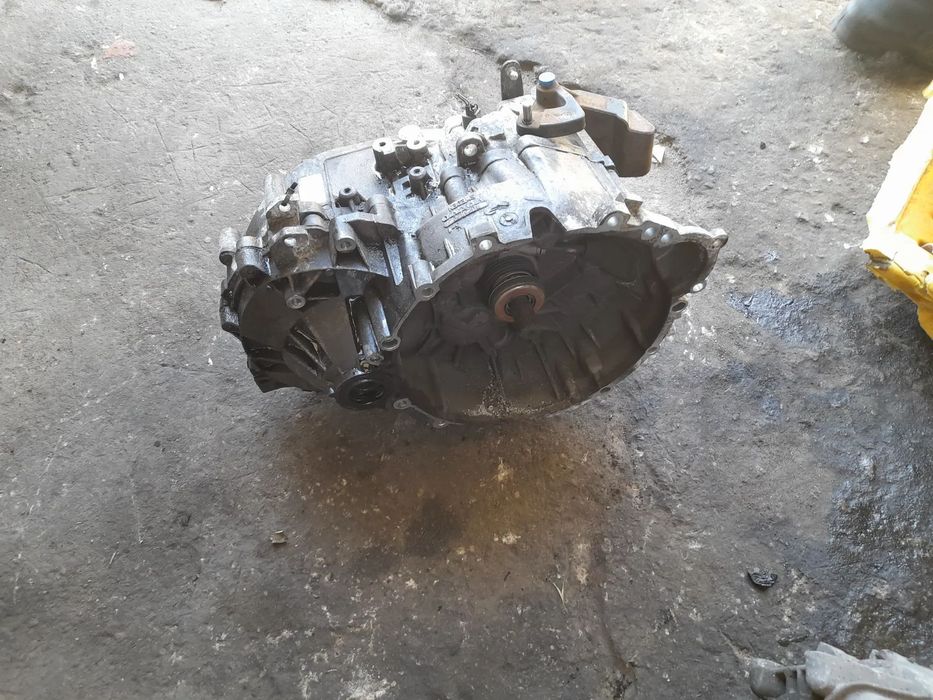 SKRZYNIA BIEGÓW VOLVO V70  2.4 D5   456R7002DD