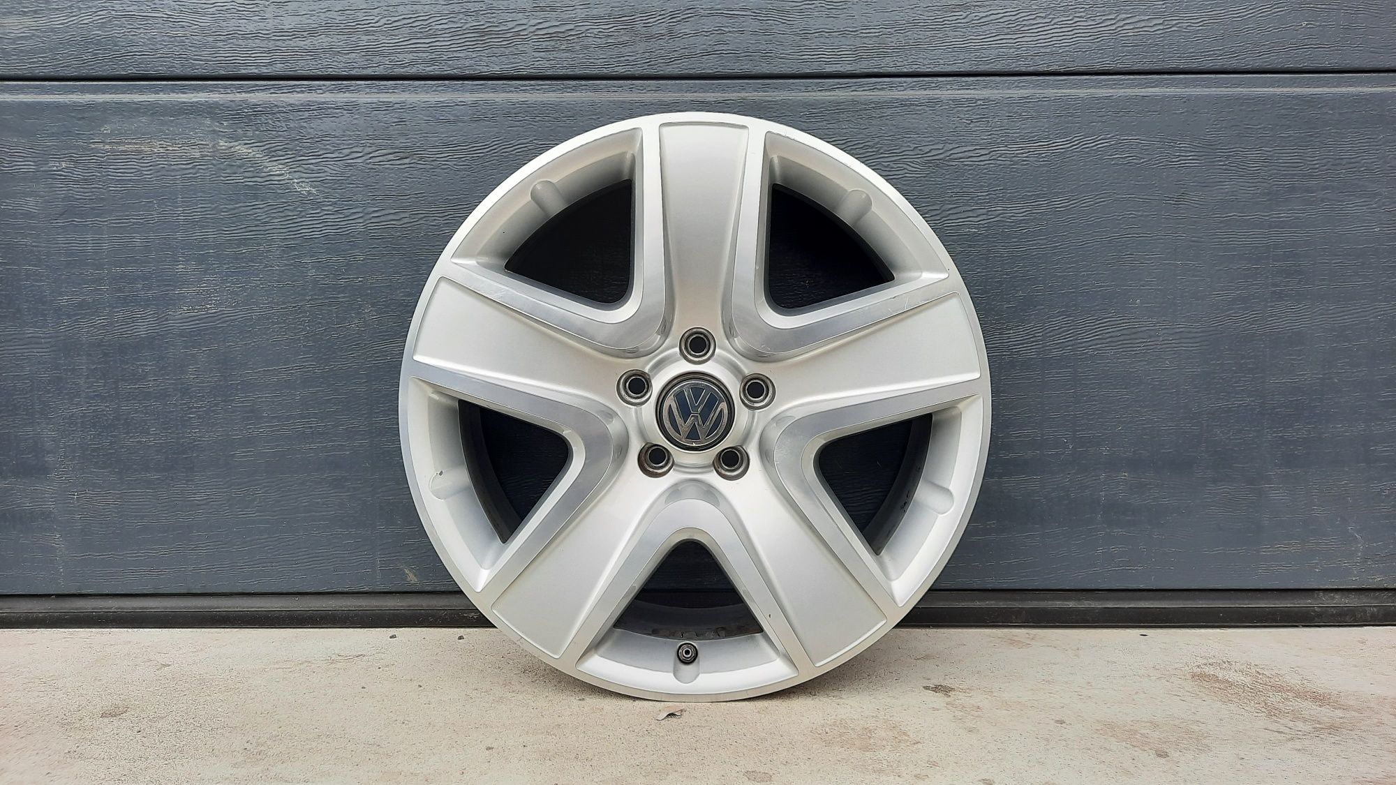 4x Alufelgi 18" VW Tiguan Passat Sharan Touareg