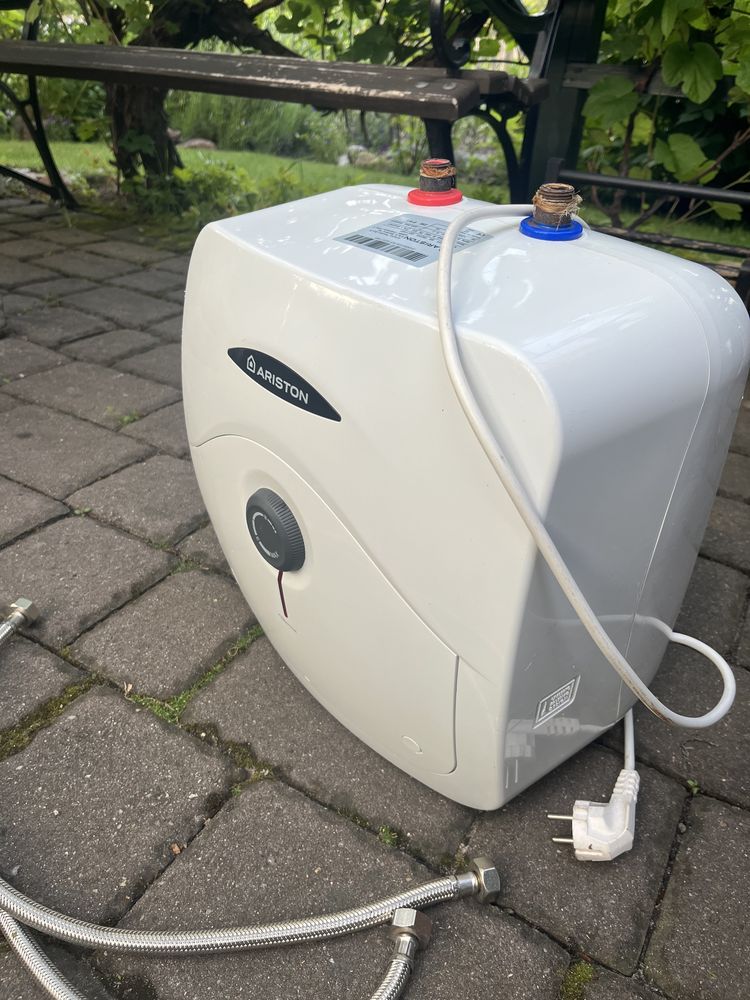 Elektryczny podgrzewacz do wody ARISTON ANDRIS