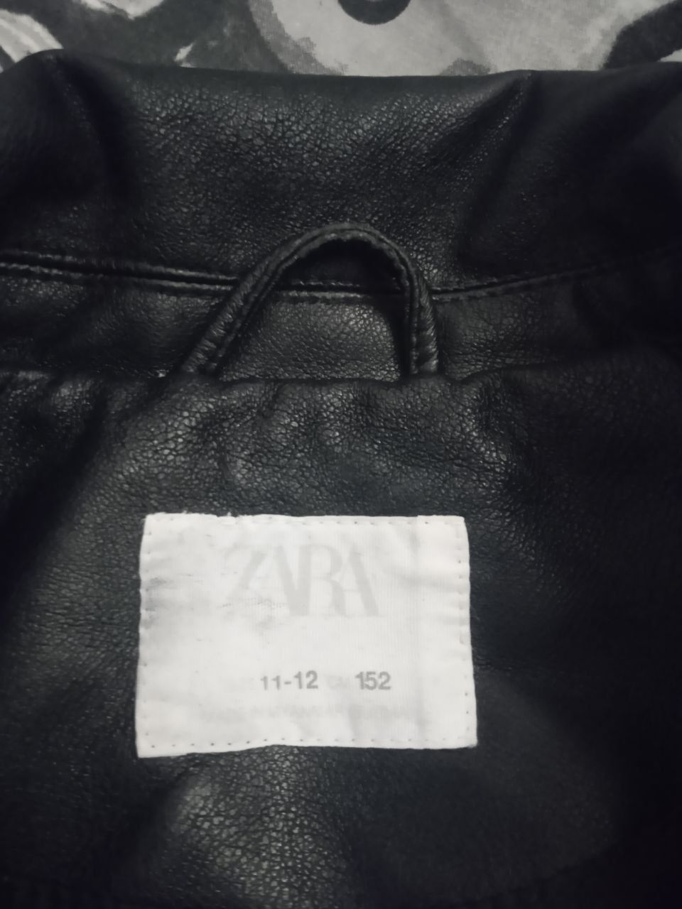 Шкіряна куртка, косуха Zara.