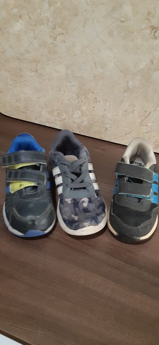 Кроссовки adidas 22,23,24 размер