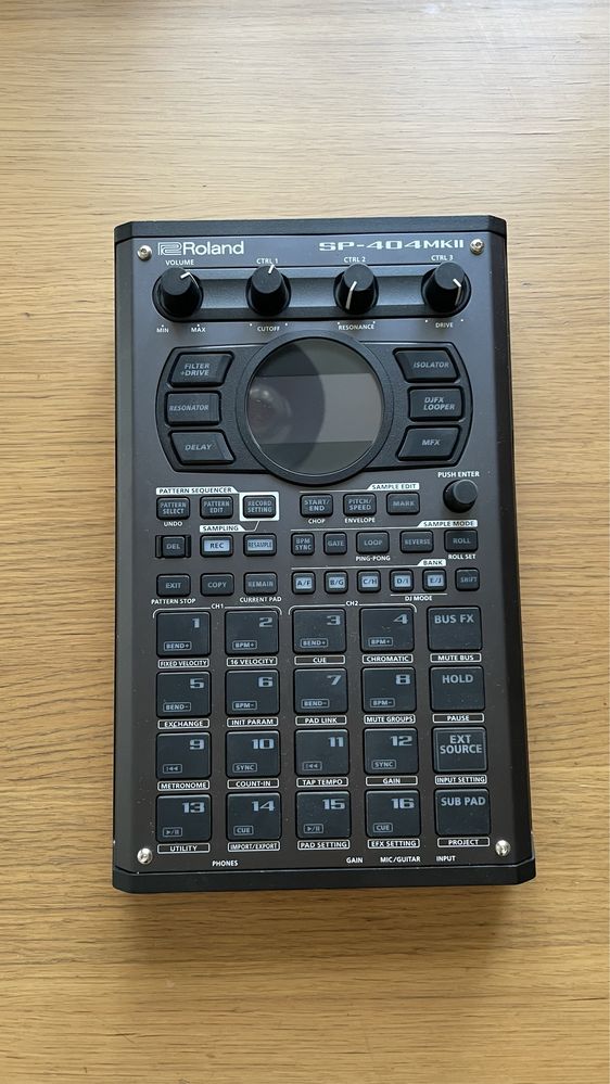 Roland SP 404 mk2