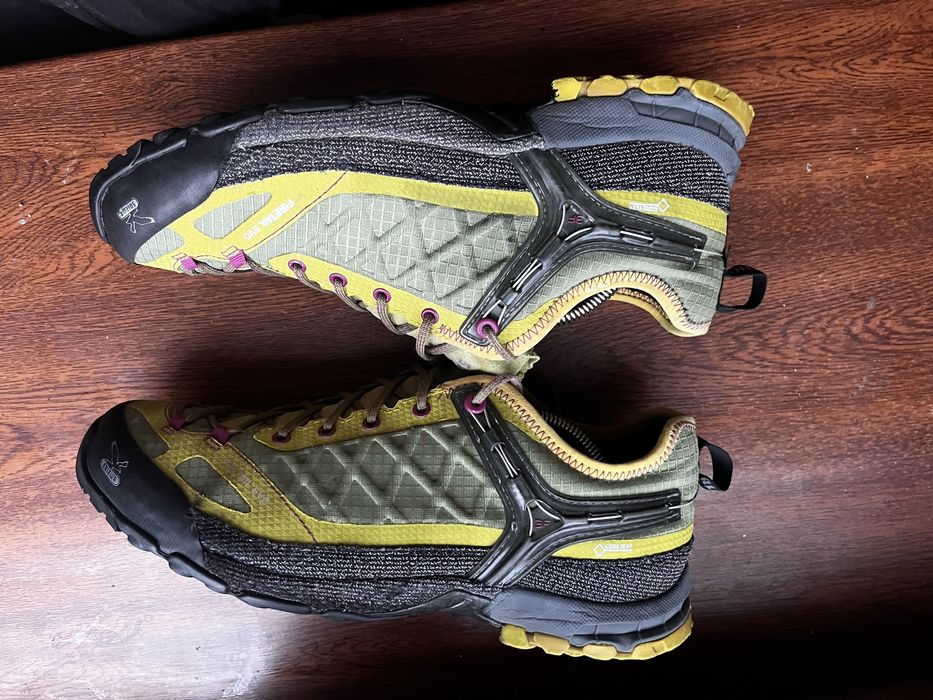 Трекенгові кросівки 41.5 розмір Saleva gor-tex ооигінал