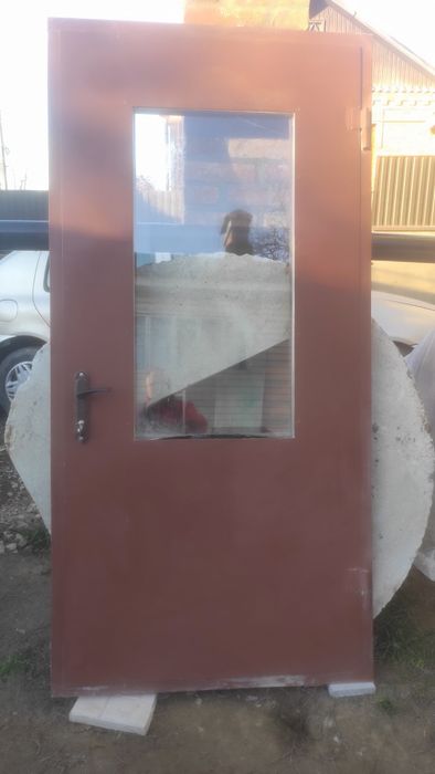 Продам двері в нормальному стані