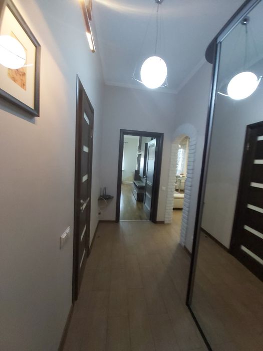 Подобово. Троещина. Дизайнерская VIP квартира ул. Лаврухина. ТРЦ " Рай