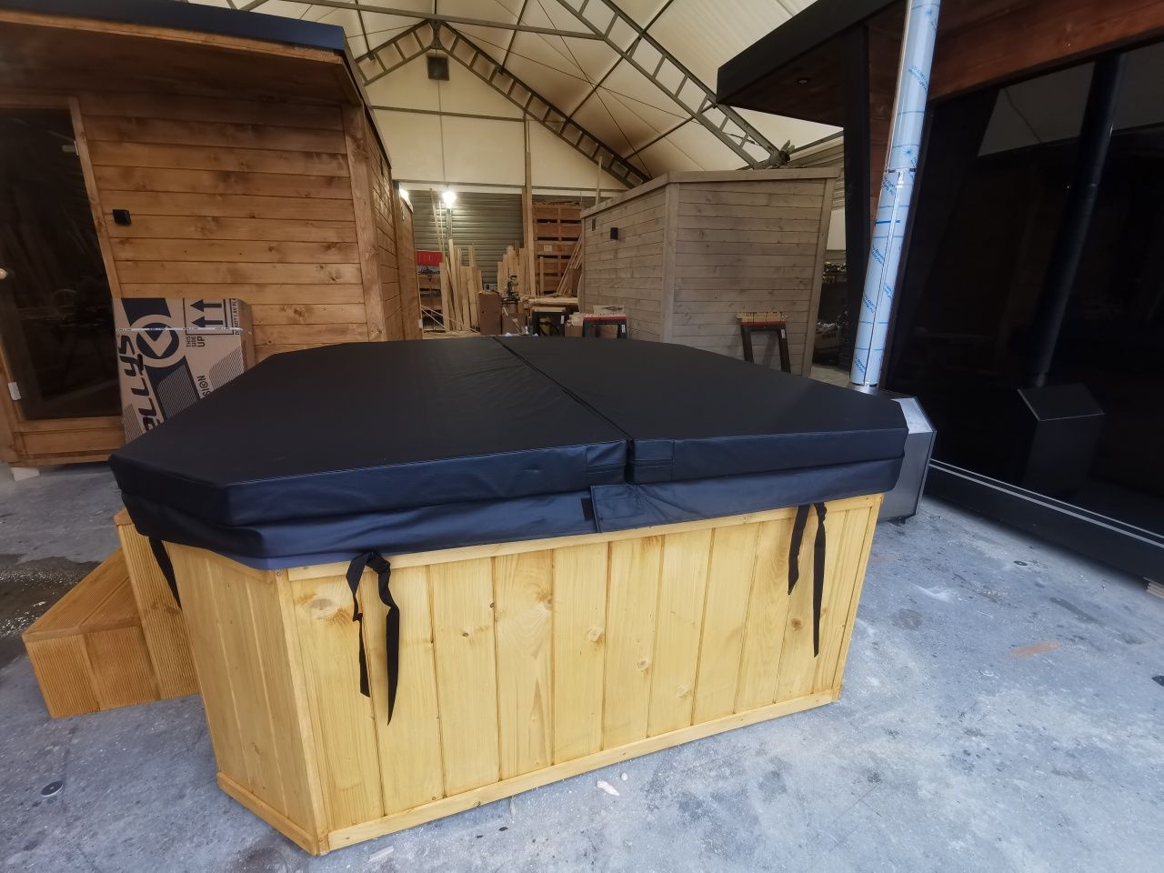 Balia ogrodowa  Jacuzzi kwadratowe Ogrodowe GORĄCA BECZKA RATY LEASING