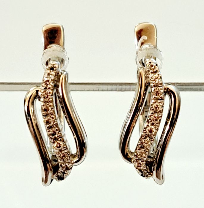 Золотые серьги с бриллиантами. 3,47 грм