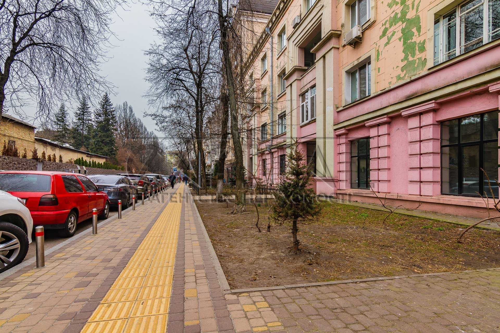 Аренда квартиры центр метро  Университет ул. Назаровская