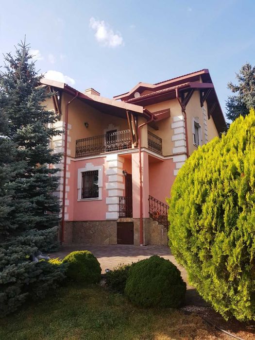 Родинний будинок для комфортного життя в м. Пустомити 9 км від Львова